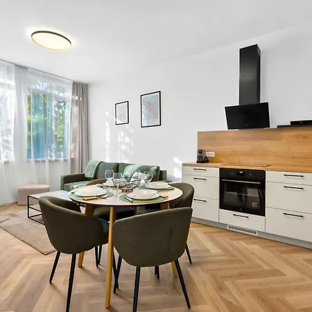 Daire Large Family For 6 - Ac & Garage Bratislava